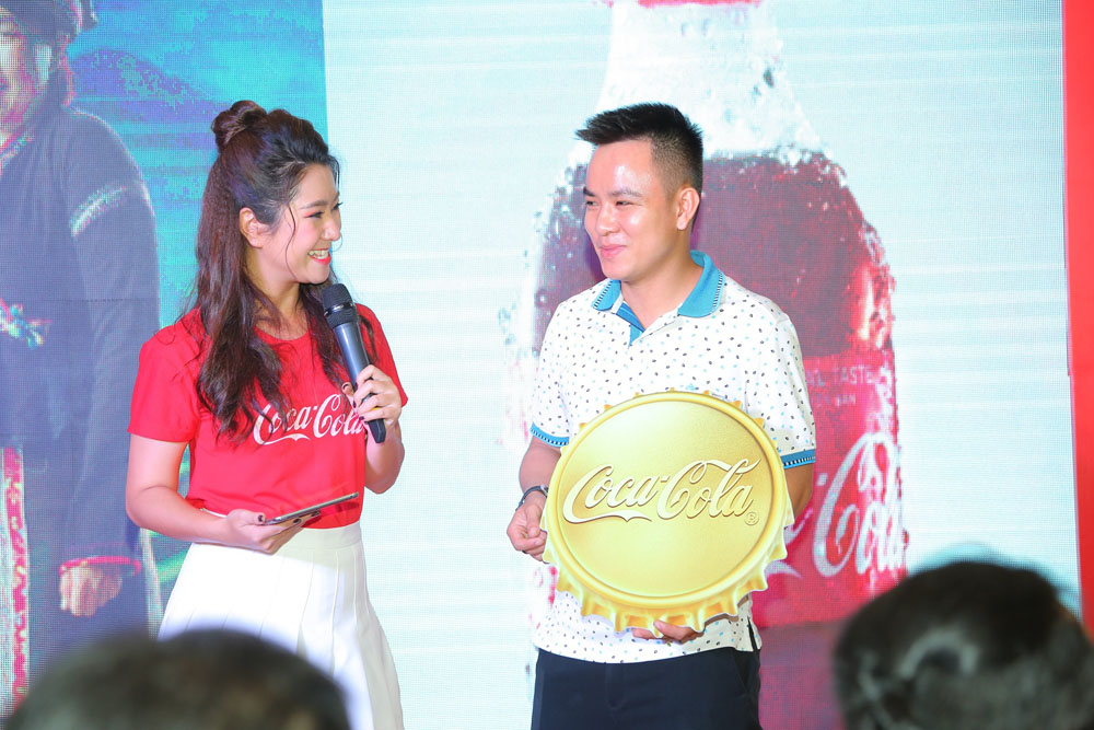 Anh Nguyễn Đăng Nhung bồi hồi nhớ lại những khoảnh khắc sẻ chia cùng Coca-Cola