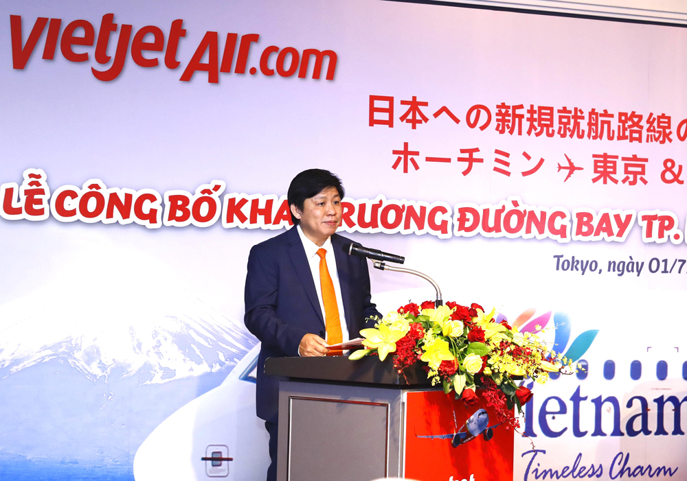 Ông Nguyễn Thanh Hùng, Phó chủ tịch HĐQT Vietjet phát biểu công bố đường bay mới và đón chứng nhận thành viên Liên đoàn kinh tế Nhật Bản (Keidanren) 