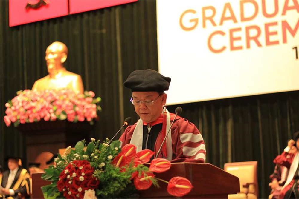 Giáo sư - tiến sĩ Nguyễn Đông Phong - Hiệu trưởng Trường đại học Kinh tế TP.HCM