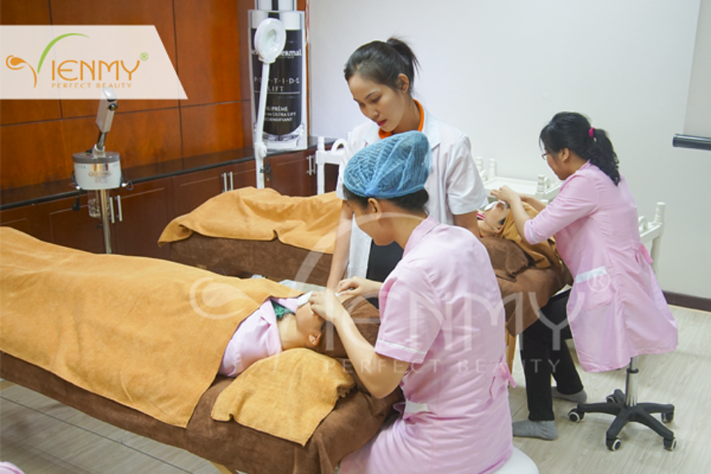 Bên cạnh cung cấp nội thất spa chất lượng, giá tốt, Viên Mỹ còn mang đến giải pháp đào tạo kỹ thuật viên spa chuyên nghiệp