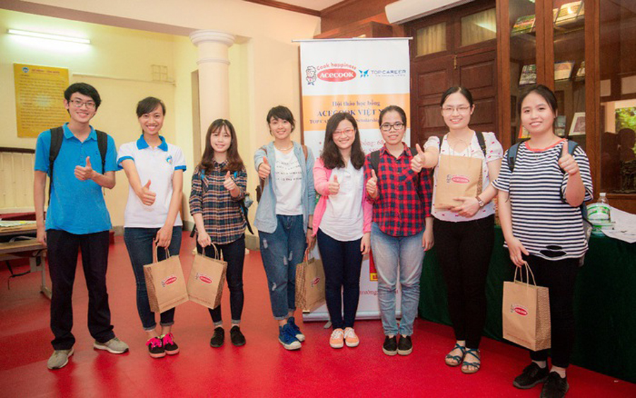 Hội thảo học bổng của Acecook Việt Nam đã thu hút rất đông sinh viên từ các trường đại học đến tham dự