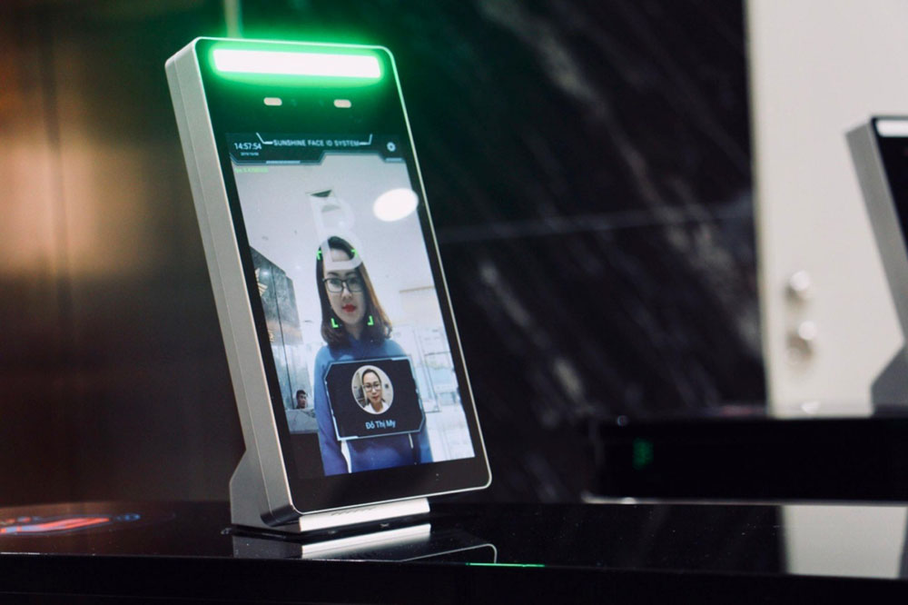 Công nghệ Face ID tiện lợi kết hợp với tính năng thang máy gọi điểm đến tăng cường an ninh và sự tiện lợi cho cư dân