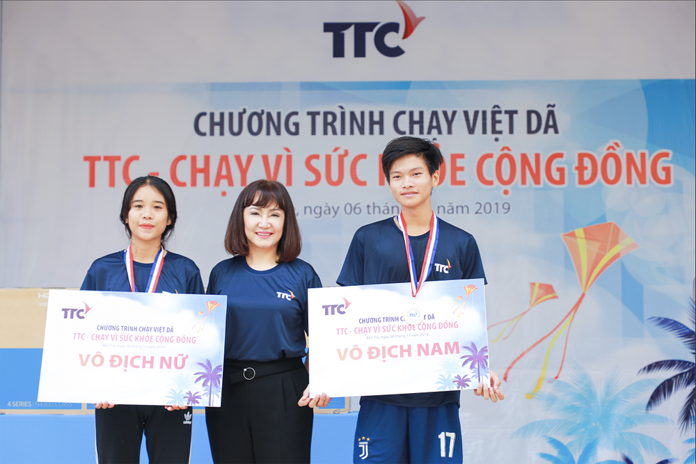 Giải việt dã được tổ chức với cự ly chạy 1.000 m cùng với cơ cấu giải thưởng hấp dẫn