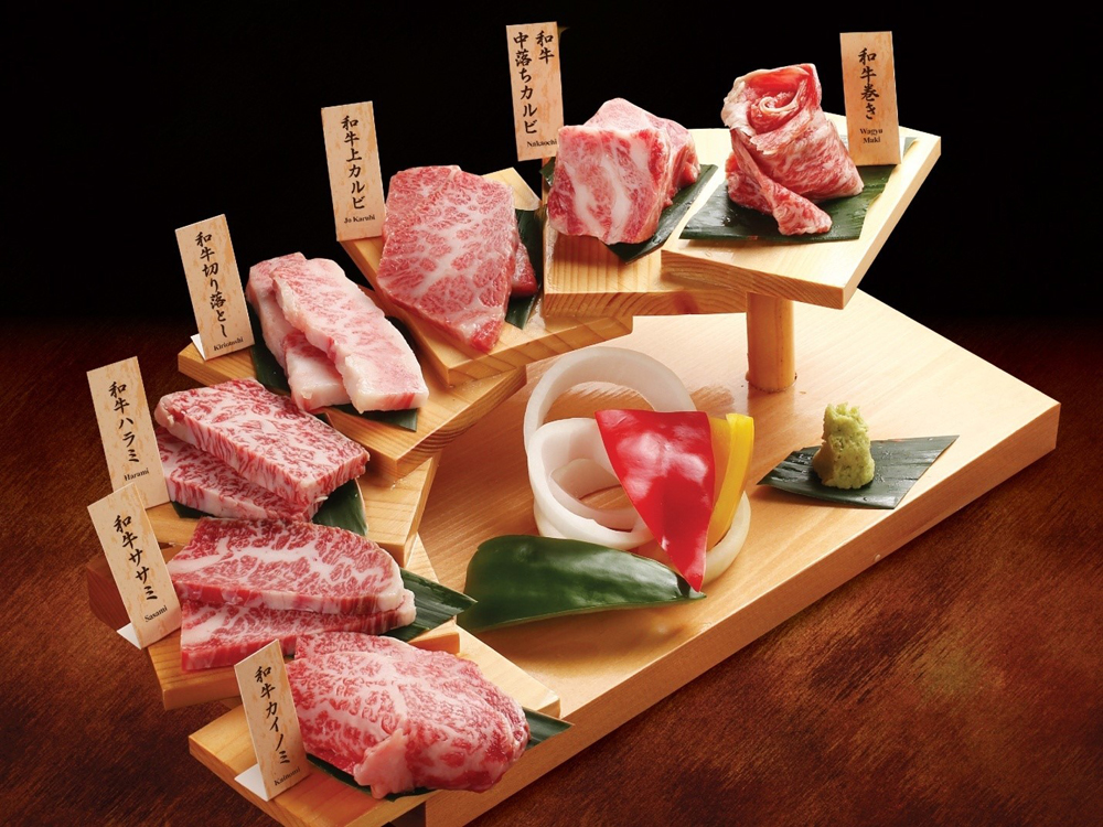 Wagyu Moriawase - những phần cắt thịt được pha lọc khéo léo, với hương thơm đặc trưng của mỡ bò Wagyu thượng hạng