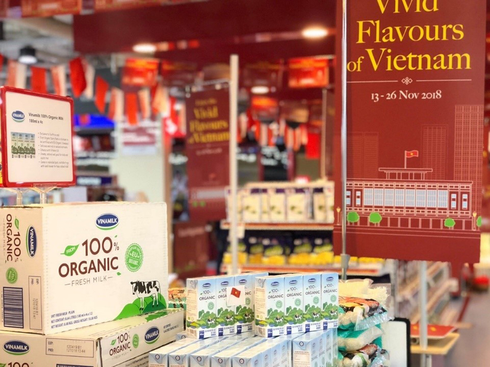 Sản phẩm sữa tươi Organic của Vinamilk tại chương trình giới thiệu các sản phẩm Việt Nam đến người tiêu dùng Singapore vào năm 2018