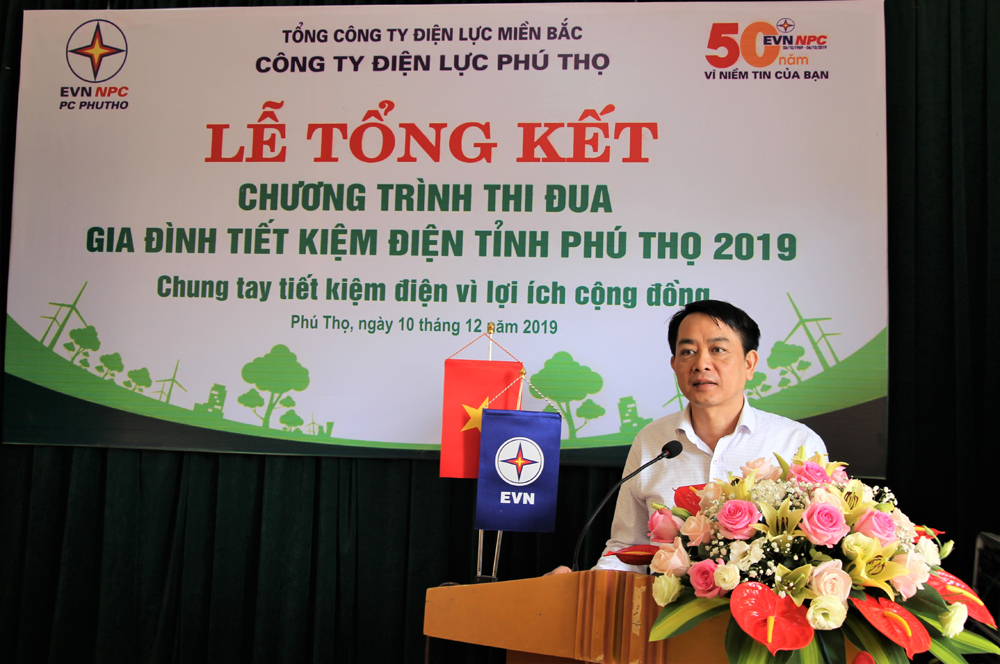 Ông Đặng Văn Khánh - Phó giám đốc công ty phát biểu tại Lễ tổng kết