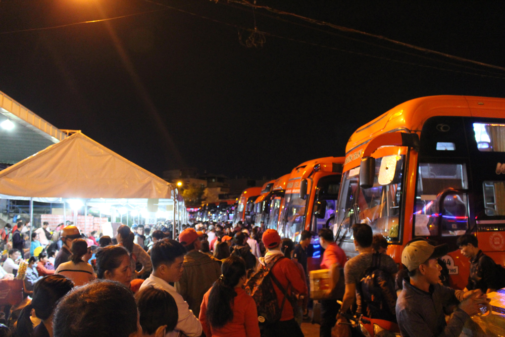Đông đảo hành khách lựa chọn FUTA Bus Lines làm phương tiện di chuyển đường dài mỗi ngày