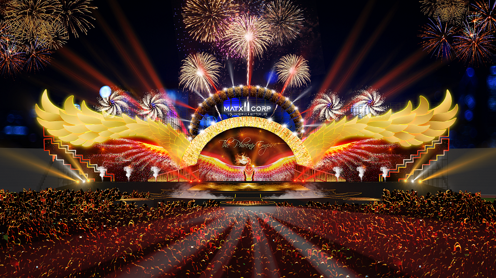 Sân khấu “Dấu Ấn Phượng Hoàng” được thiết kế cách điệu lộng lẫy dài gần 100 mét, cao hơn 20 mét