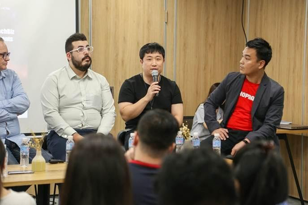  “Những cá nhân tiên phong trong lĩnh vực sáng tạo và kinh doanh cần một sự hỗ trợ vững chắc từ những người xung quanh và một môi trường làm việc mang đến nhiều sự hứng thú ”, Sean Jang, đến từ Dable, một startup về công nghệ khởi nguồn từ Hàn Quốc, chia sẻ