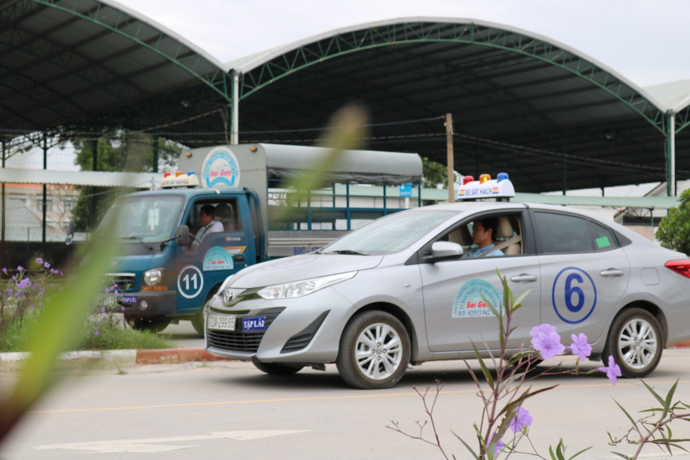 Học lái xe tại Trung tâm dạy nghề lái xe ô tô Sài Gòn với sự cam kết “bình ổn giá” 