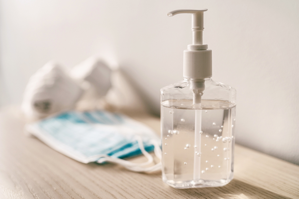 Các loại gel rửa tay khô trôi nổi tiềm ẩn nhiều nguy cơ về sức khỏe cho người dùng