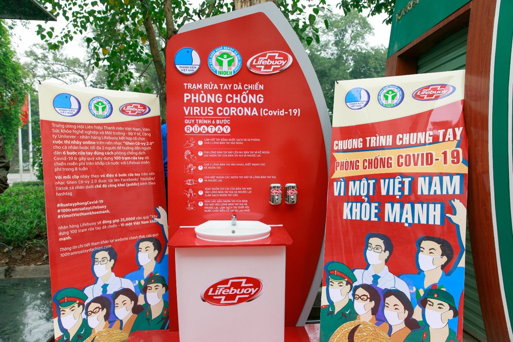 Dự kiến, thời gian xây dựng các trạm rửa tay Lifebuoy sẽ bắt đầu từ cuối tháng 3.2020 ở 3 địa điểm nóng: Hà Nội, TP.HCM, Đà Nẵng, và hoàn thành ở các tỉnh còn lại vào cuối tháng 4.2020 