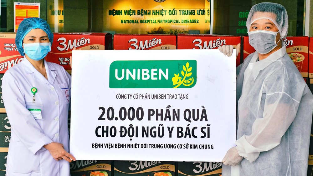 20.000 bữa ăn dinh dưỡng từ Mì ly 3 Miền và Nước trái cây Joco đã được Uniben gửi tới đội ngũ y bác sĩ Bệnh viện Bệnh Nhiệt đới Trung ương