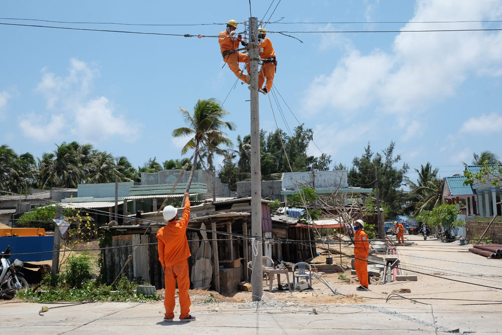 Nâng cấp hệ thống đường truyền tải điện các xã vùng sâu của Bình Thuận