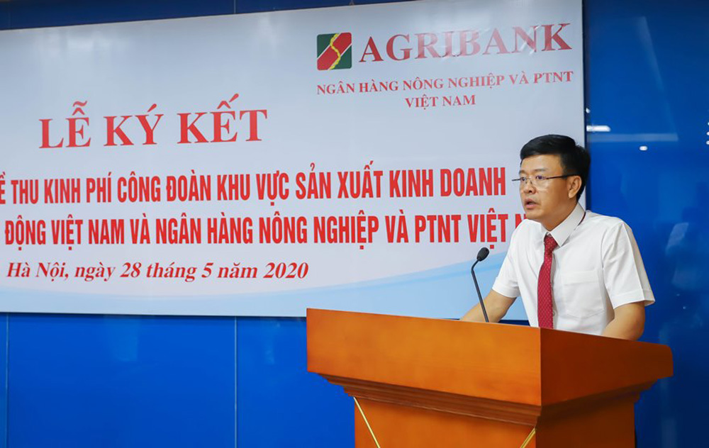Phó tổng giám đốc Agribank Nguyễn Hải Long phát biểu tại buổi lễ