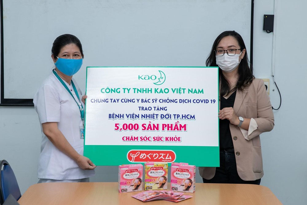 Công ty TNHH KAO trao tặng 5.000 sản phẩm chăm sóc sức khỏe cho các y bác sĩ tại bệnh viện Nhiệt đới TP.HCM