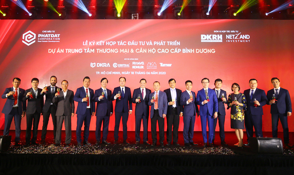 Tập đoàn Danh Khôi và DKRA Vietnam chính thức ký kết hợp tác Tổng đại lý tiếp thị và phân phối dự án Trung tâm Thương mại và căn hộ cao cấp Bình Dương