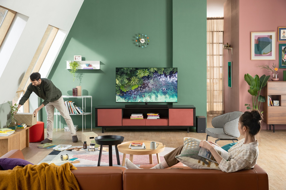 Với thiết kế không viền, TV trong ngôi nhà trở thành điểm nhấn nội thất