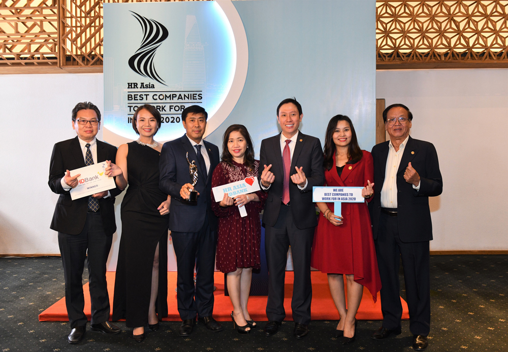 Ban lãnh đạo HDBank tại Lễ trao giải HR Asia Awards 2020