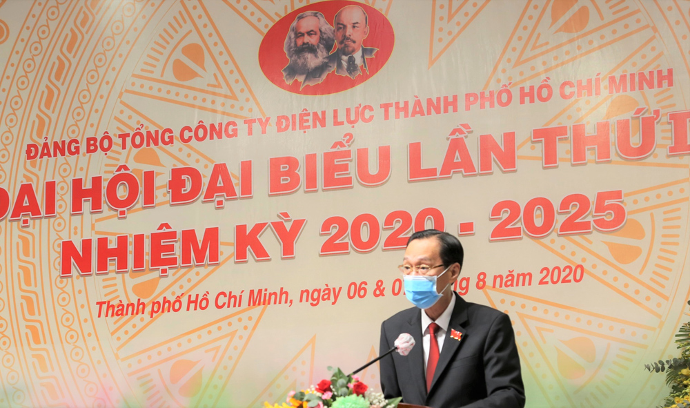 Phó chủ tịch Thường trực UBND TP.HCM Lê Thanh Liêm biểu dương những thành tích đã đạt được trong nhiệm kỳ qua của Đảng bộ Tổng công ty