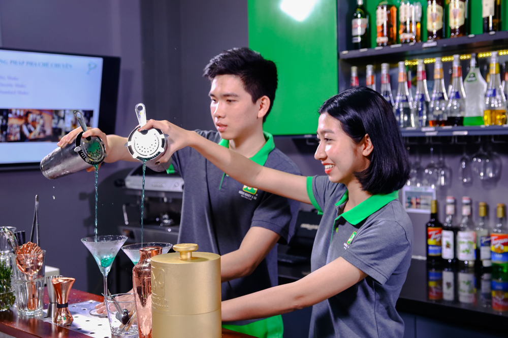 Học nghề bài bản giúp các bartender tương lai rèn được bản lĩnh, đạo đức nghề nghiệp