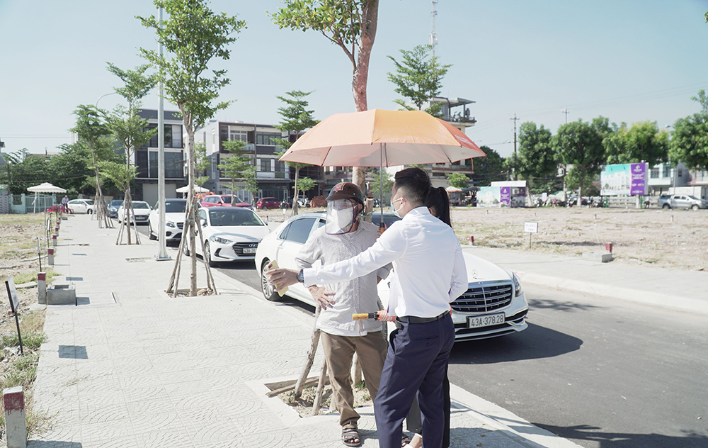 Không chỉ mang đến giá trị tiện ích, chỉnh trang đô thị và kết nối văn hóa, việc mở rộng tuyến đường Nguyễn Công Hãng thành 19,5 m còn tạo bước đà cho việc phát triển dự án Athena Royal City