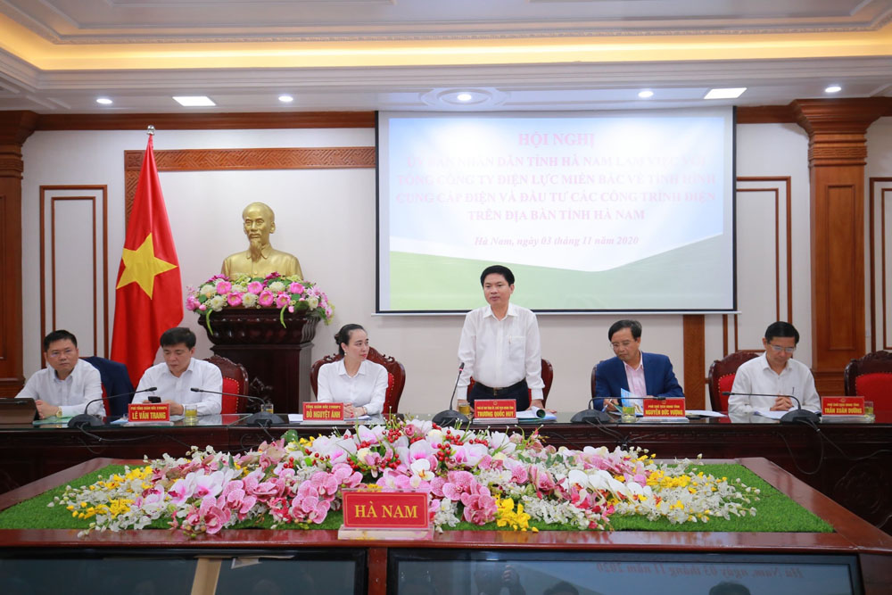 Ông Trương Quốc Huy - Phó bí thư Tỉnh ủy, Chủ tịch Ủy ban Nhân dân tỉnh Hà Nam phát biểu tại buổi gặp mặt