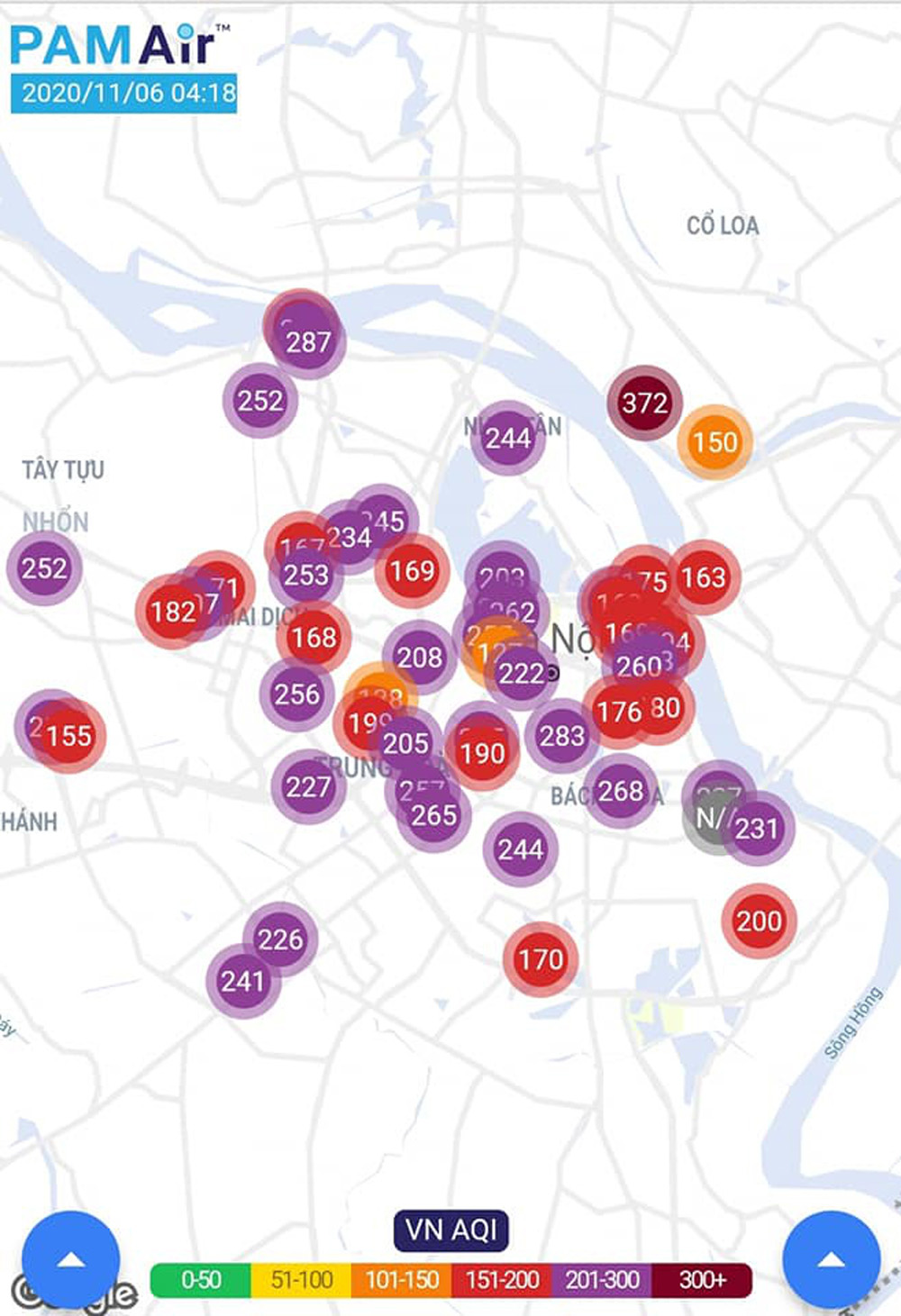 Gần đây nhất vào ngày 6.11, hàng loạt các hệ thống đo chỉ số chất lượng không khí tại Hà Nội đều chạm ngưỡng tím - nguy hại sức khỏe con người, đi kèm đó là với các khuyến cáo người dân hạn chế ra ngoài, mở cửa, đã cho thấy tình hình ô nhiễm bụi mịn PM2.5 trở nên khá nghiêm trọng