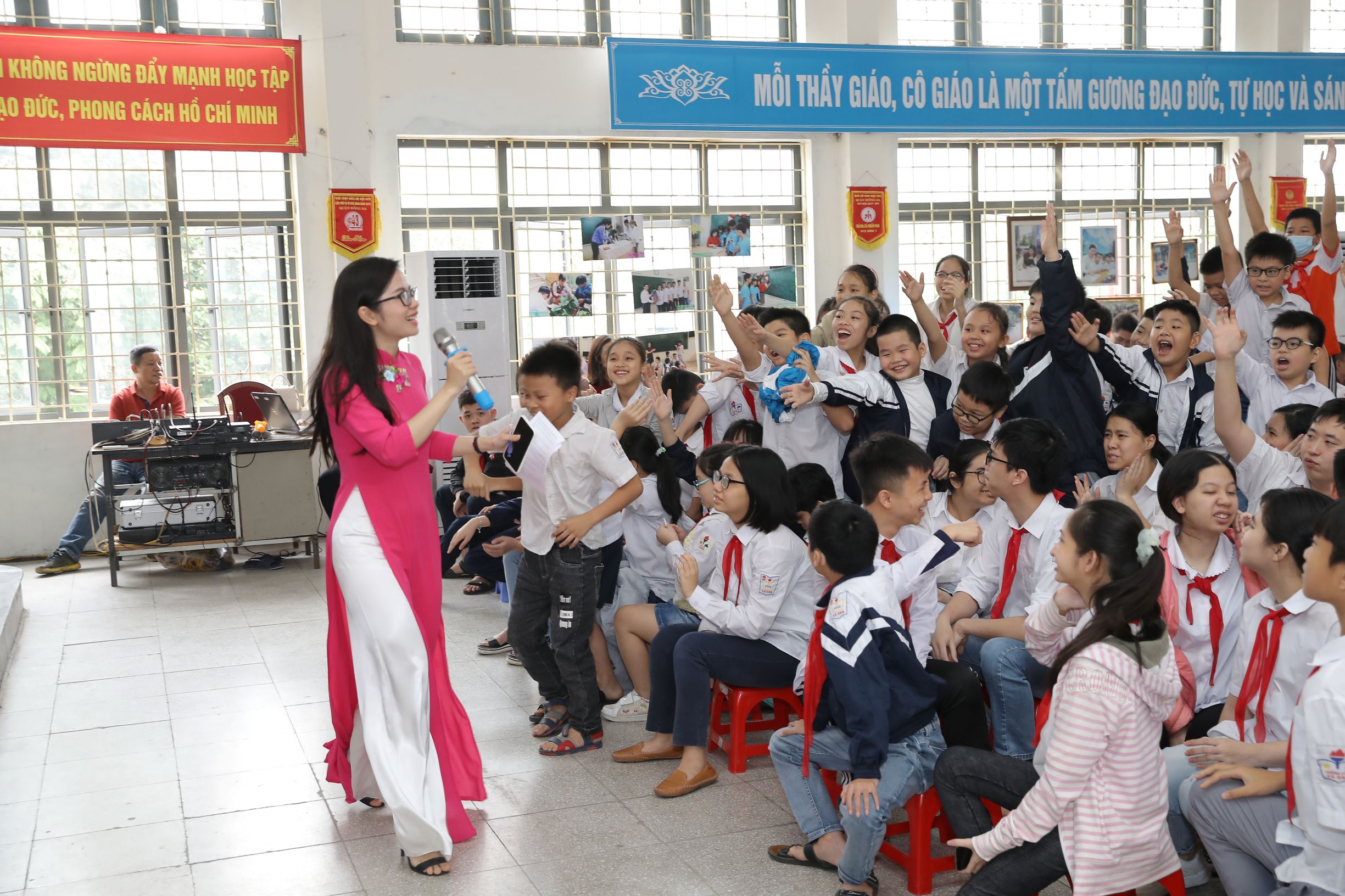 Phần hỏi đáp kiến thức dinh dưỡng sôi nổi tại Trường PTCS Xã Đàn, Hà Nội 