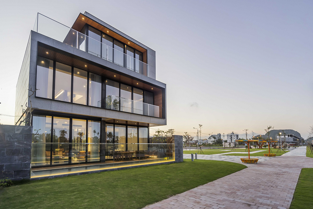 Villa Regal One River chinh phục khách hàng bằng vị trí đắc địa, kiến trúc hiện đại, sang trọng cùng vật liệu xây dựng cao cấp từ các thương hiệu hàng đầu thế giới