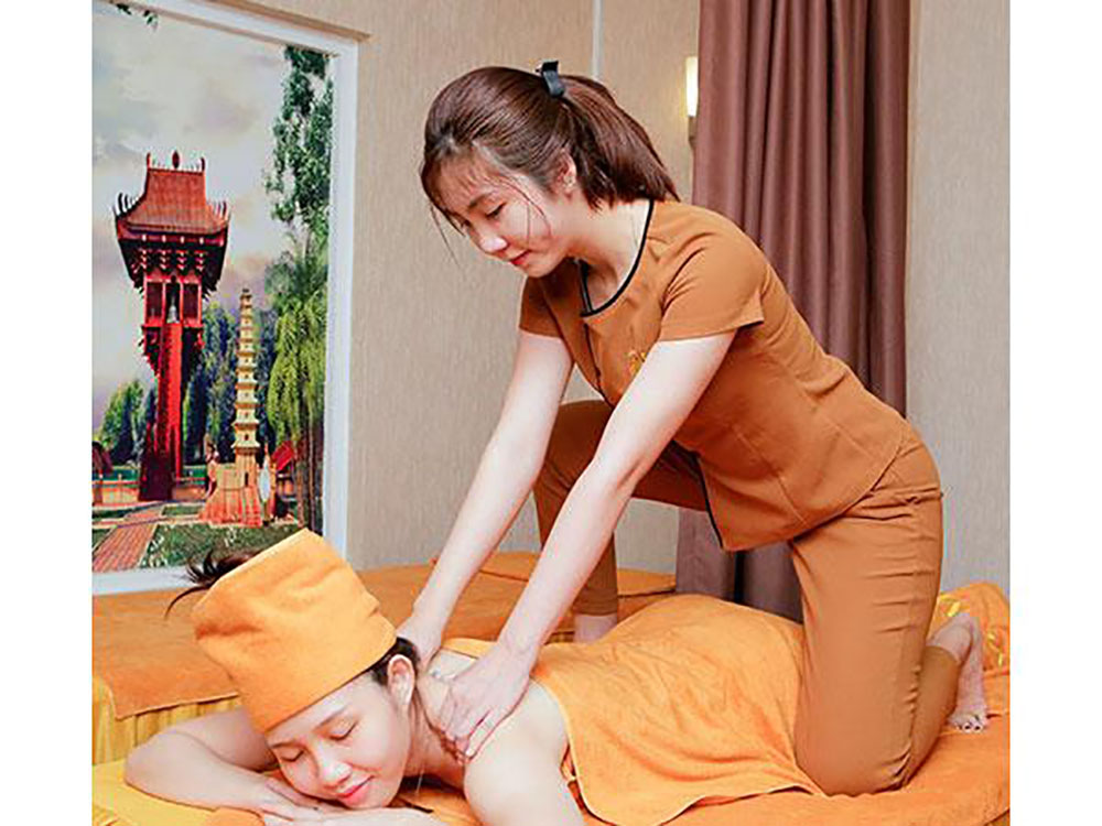 Giường massage phải chắc chắn, chịu được trọng lực lớn