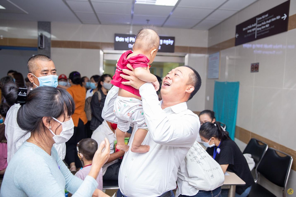 Cùng LG Việt Nam, Điện Máy Xanh đã mang đến nụ cười đến các trẻ em hở hàm ếch