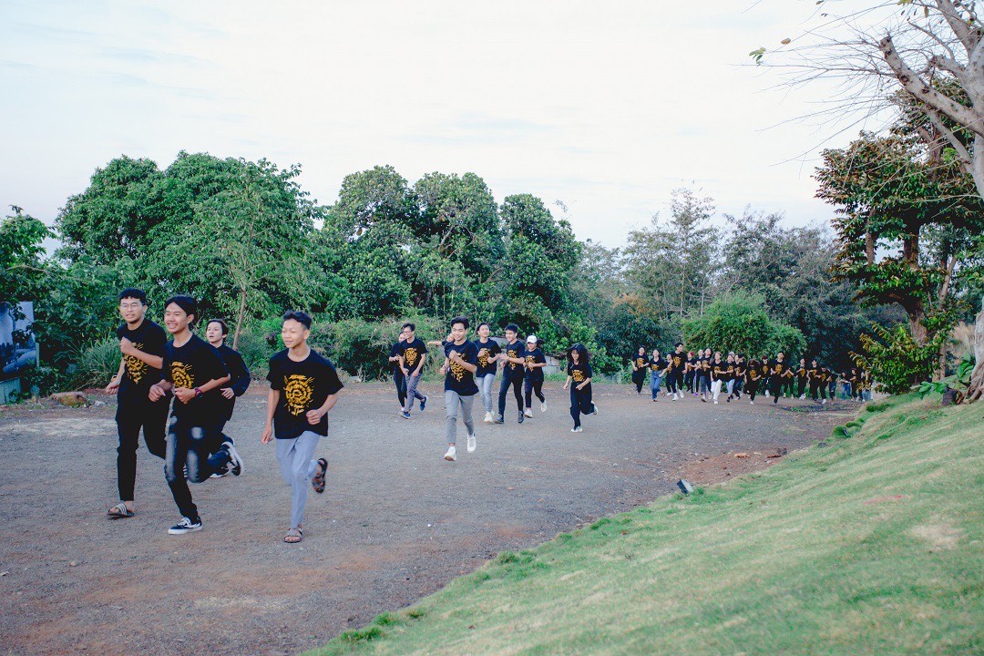 Hàng loạt hoạt động như thức dậy từ 5 giờ sáng, cuộc thi chạy với cự ly 5km tại khuôn viên dự án Thành phố Cà phê (TP.Buôn Ma Thuột, tỉnh Đắk Lắk)