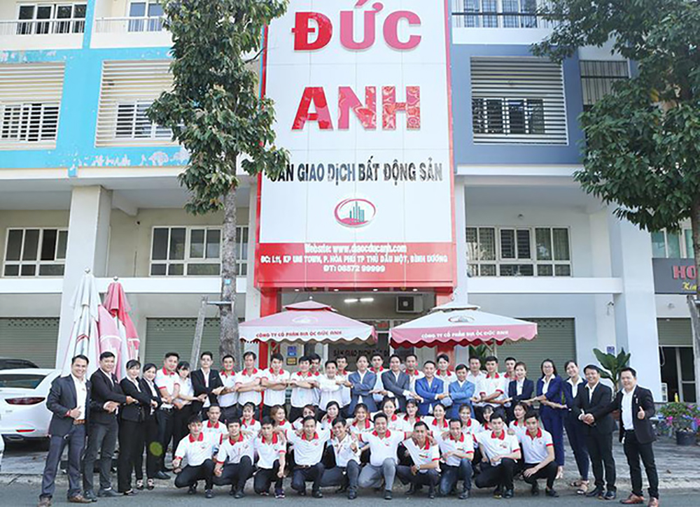 Cán bộ nhân viên Đức Anh Group