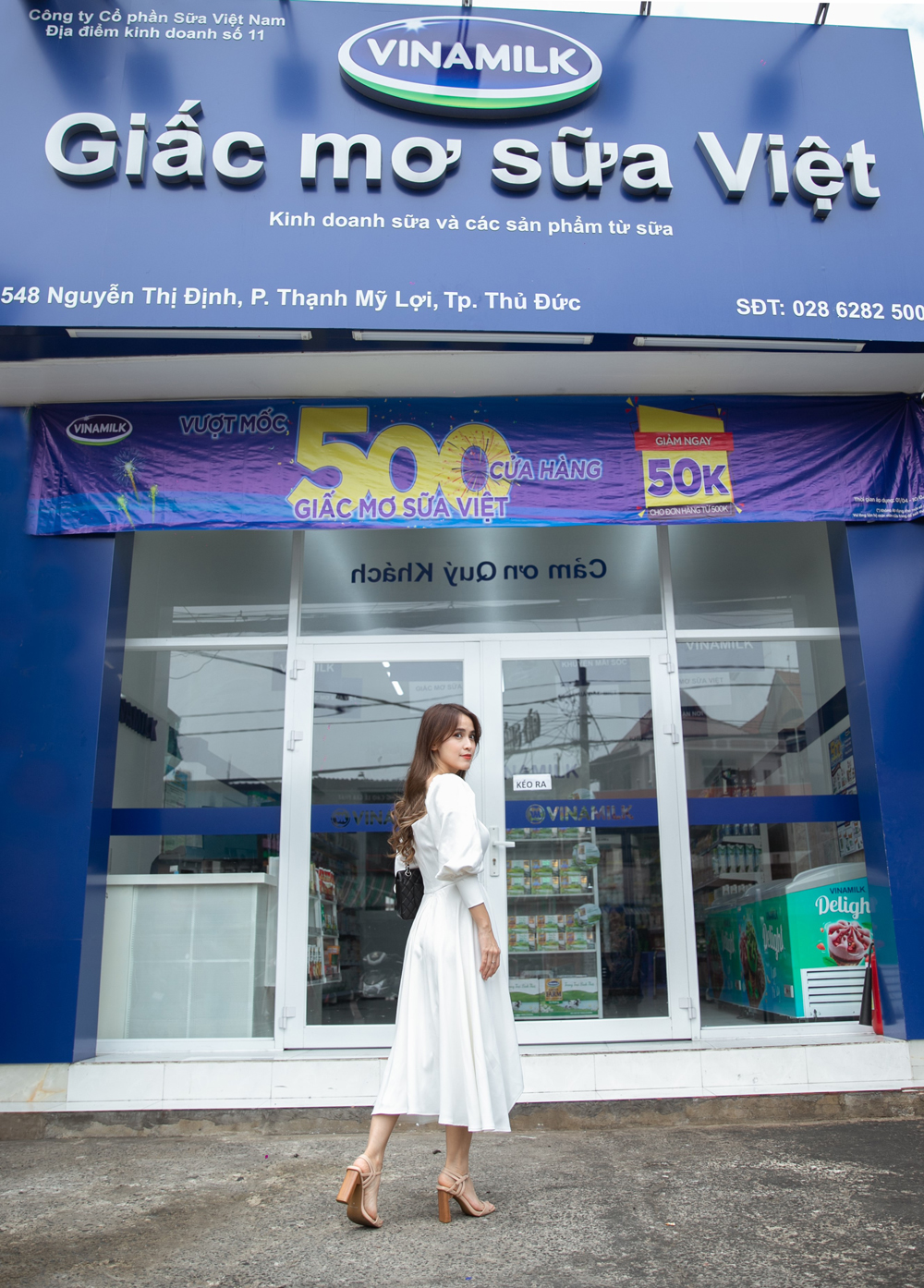 Với nữ diễn viên Tú Vi, cửa hàng Vinamilk Giấc Mơ Sữa Việt là một “thiên đường” mua sắm đa dạng các sản phẩm sữa chất lượng của Vinamilk dành cho cả gia đình 