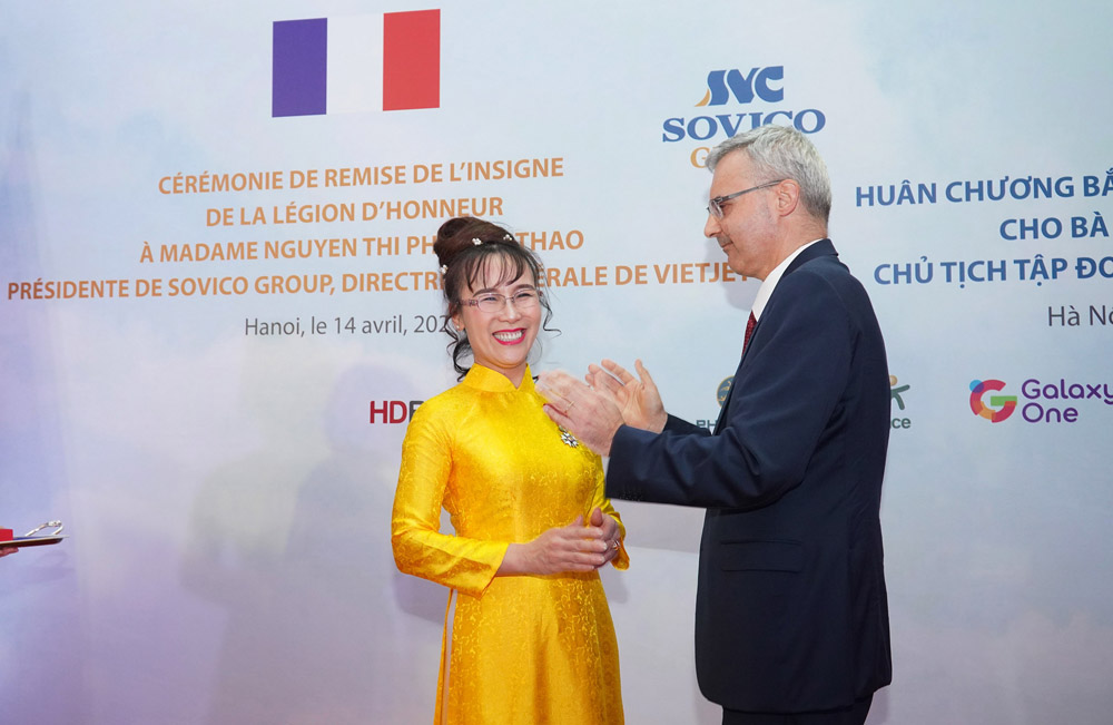 Đại sứ Pháp tại Việt Nam trao Huân chương Bắc đẩu bội tinh cho Nữ tỉ phú Nguyễn Thị Phương Thảo