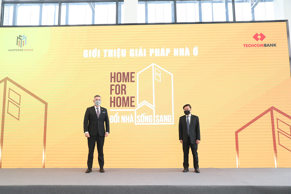 Khoảnh khắc công bố giải pháp nhà ở Home for Home - Nhà đổi nhà đầu tiên tại Việt Nam. Ảnh: Masterise Homes