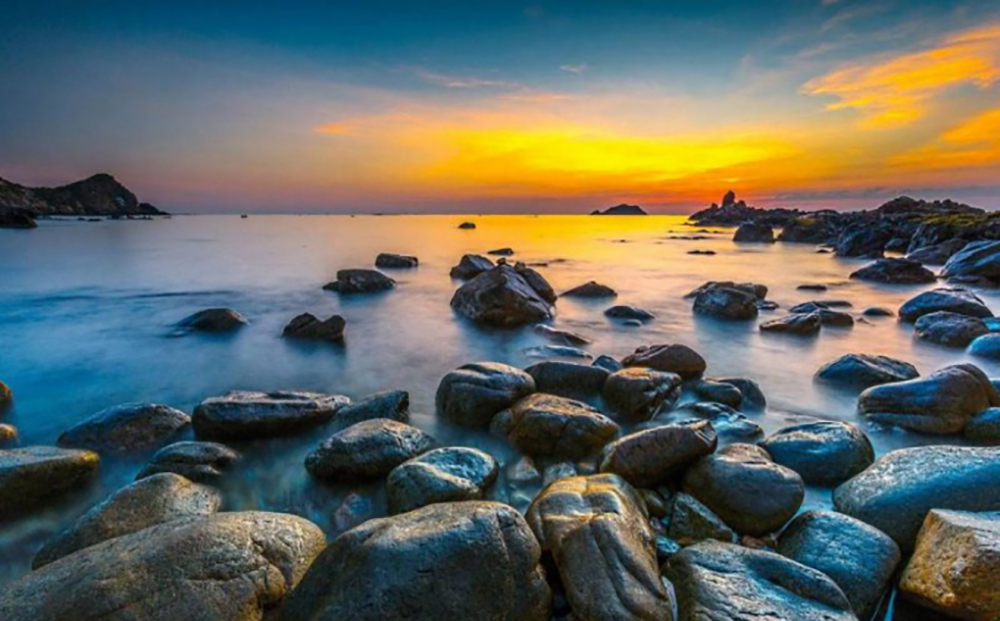 Đầu năm 2020, kênh truyền hình nổi tiếng thế giới National Geographic của Mỹ cũng đã bình chọn Ghềnh Ráng - Quy Nhơn là 1 trong 5 bãi biển đẹp nhất ở phía Nam của Việt Nam