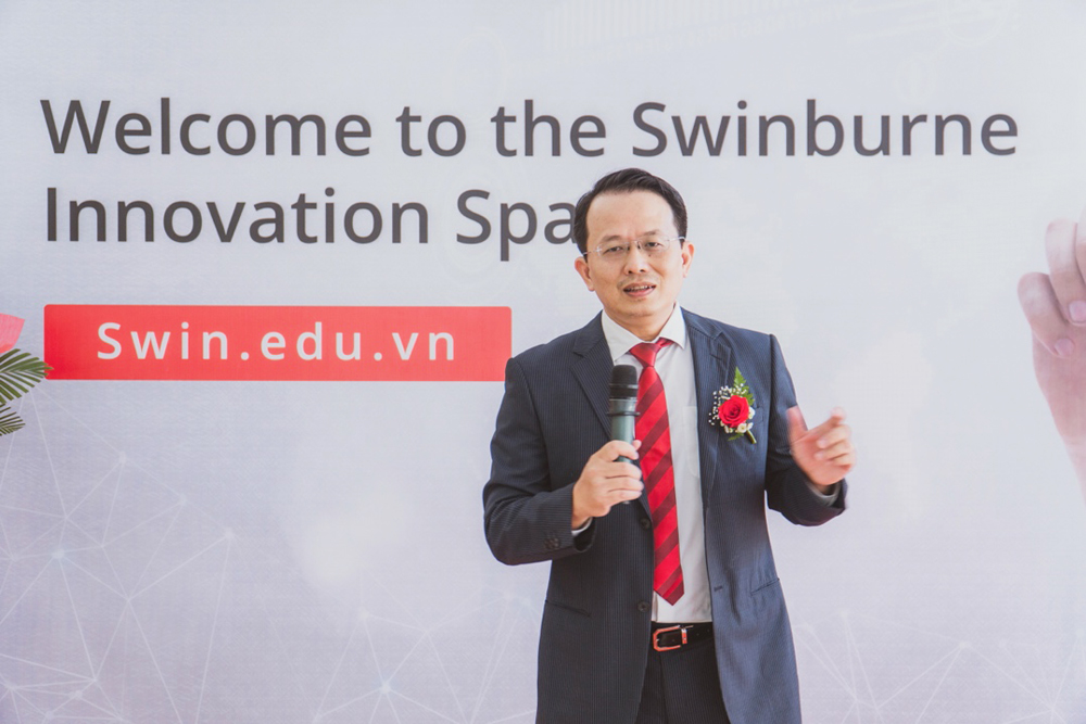 TS Hà chia sẻ tại Lễ khai trương Swinburne Innovation Space 