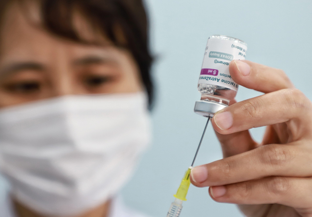 Vắc xin AstraZecneca được sử dụng để tiêm phòng cho người dân
