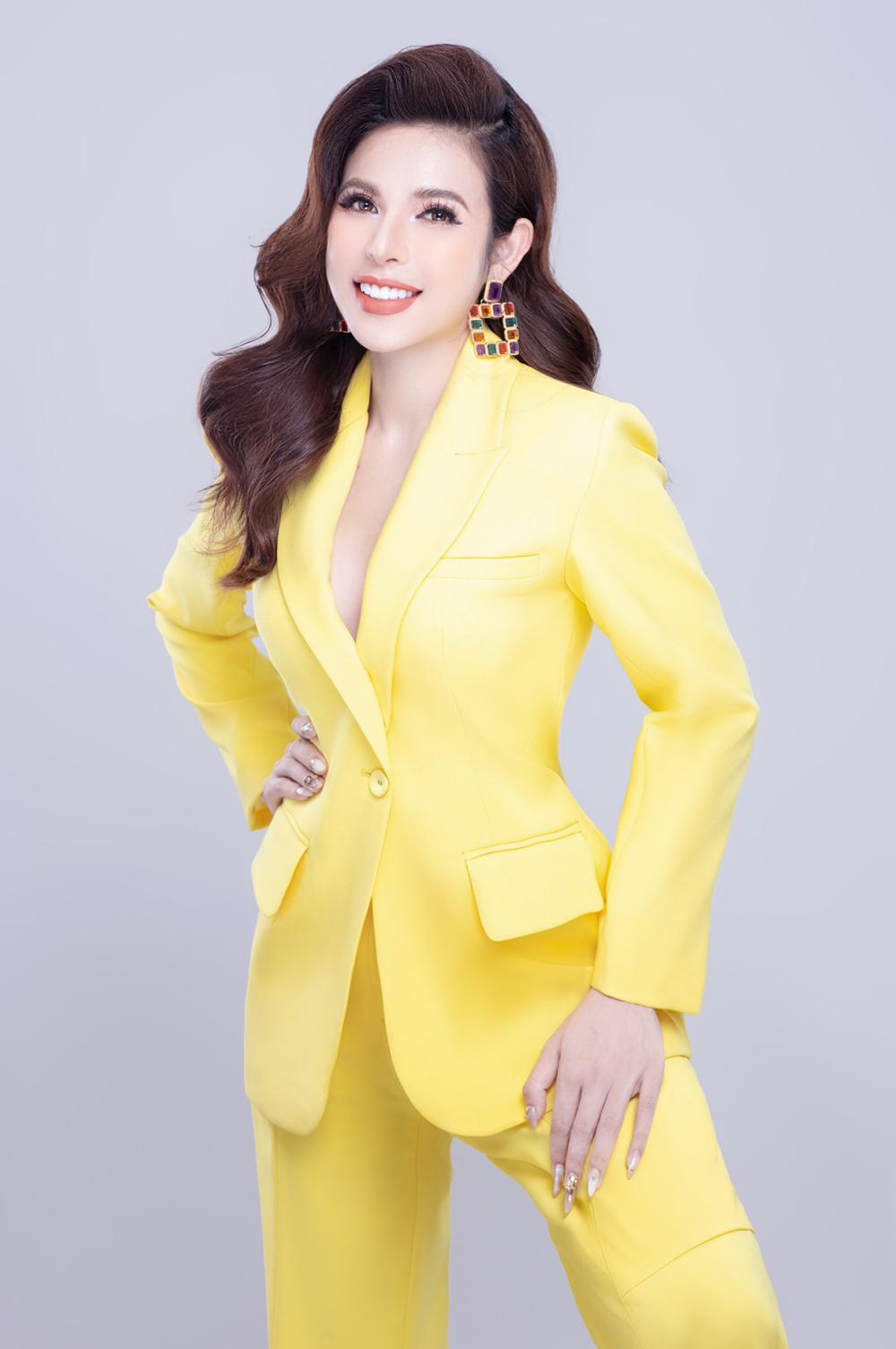 CEO Mã Hồng trẻ trung, xinh đẹp