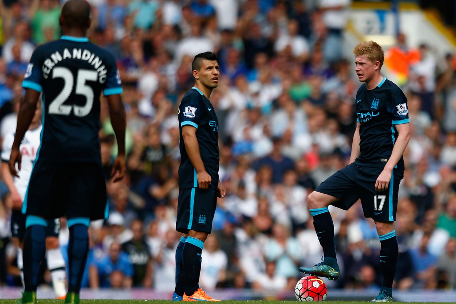 Aguero và De Bruyne trong màu áo Man City - Ảnh: AFP