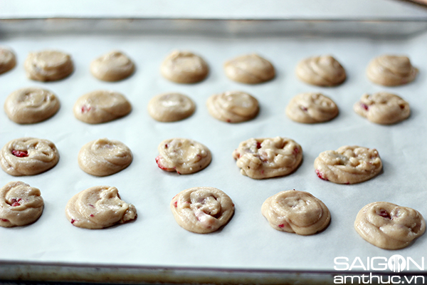 Làm bánh cookies dâu tây thơm lừng tuyệt ngon