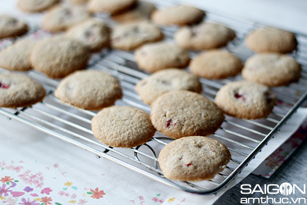 Làm bánh cookies dâu tây thơm lừng tuyệt ngon