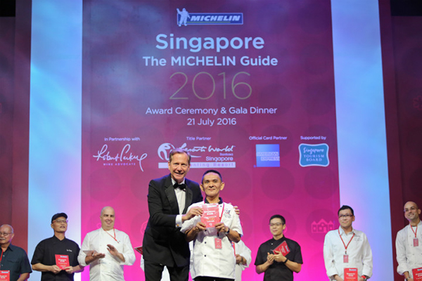 Thoải mái thưởng thức ẩm thực chuẩn sao Michelin chỉ từ S$2 tại Singapore 