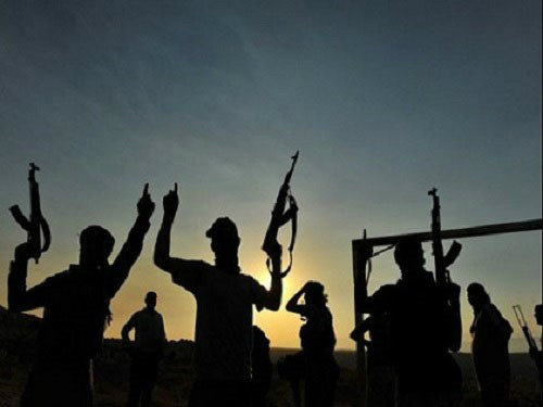 Các tay súng của IS - Ảnh: AFP