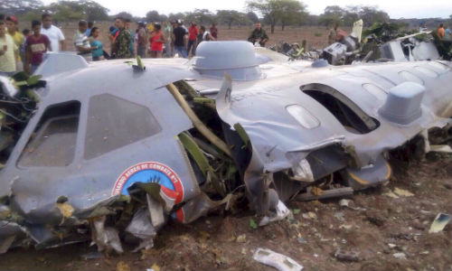 Máy bay vận tải của quân đội Colombia rơi ngày 31.7 khiến 11 người thiệt mạng - Ảnh: Reuters