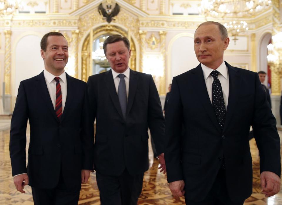 Thủ tướng Nga Dmitry Medvedev, chánh văn phòng Điện Kremlin Sergei Ivanov và Tổng thống Nga Vladimir Putin - Ảnh: Reuters
