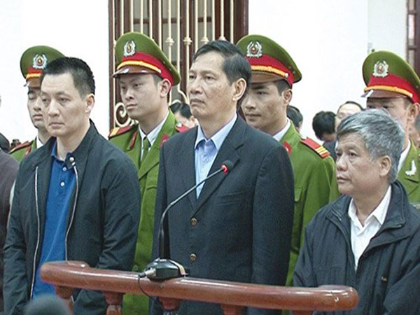 chủ tịch tập đoàn Vinashin Phạm Thanh Bình và hai cựu lãnh đạo khác chỉ lãnh án tù không quá 20 năm và không bị kê biên tài sản