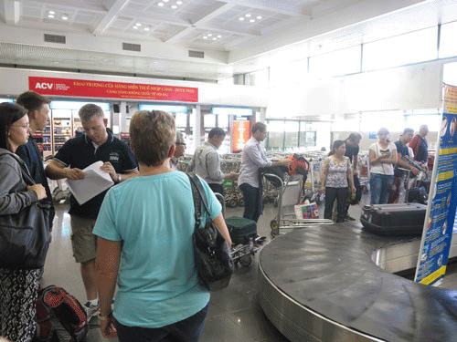 Đồ của khách thường bị mất cắp trong thời gian vận chuyển hành lý từ máy bay ra băng chuyền - Ảnh: M.Hà